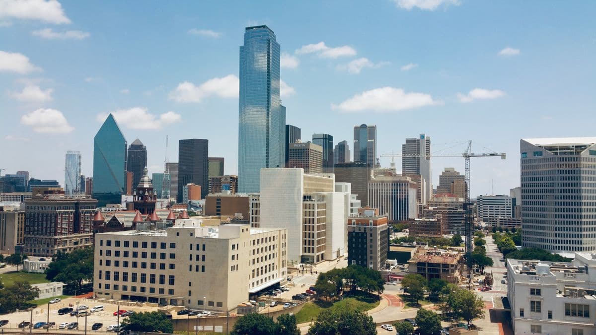 Dallas, Texas skyline and construction
